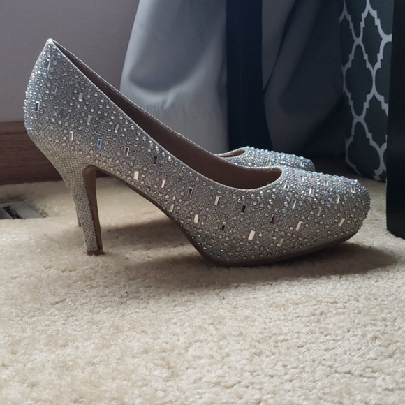 Delicacy Silver Rhinestone Heels - Picture 5 of 6